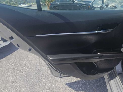 Used 2021 Toyota Camry SE FWD image 15