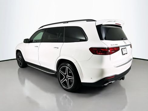 Used 2025 Mercedes-Benz GLS 450 4MATIC image 3