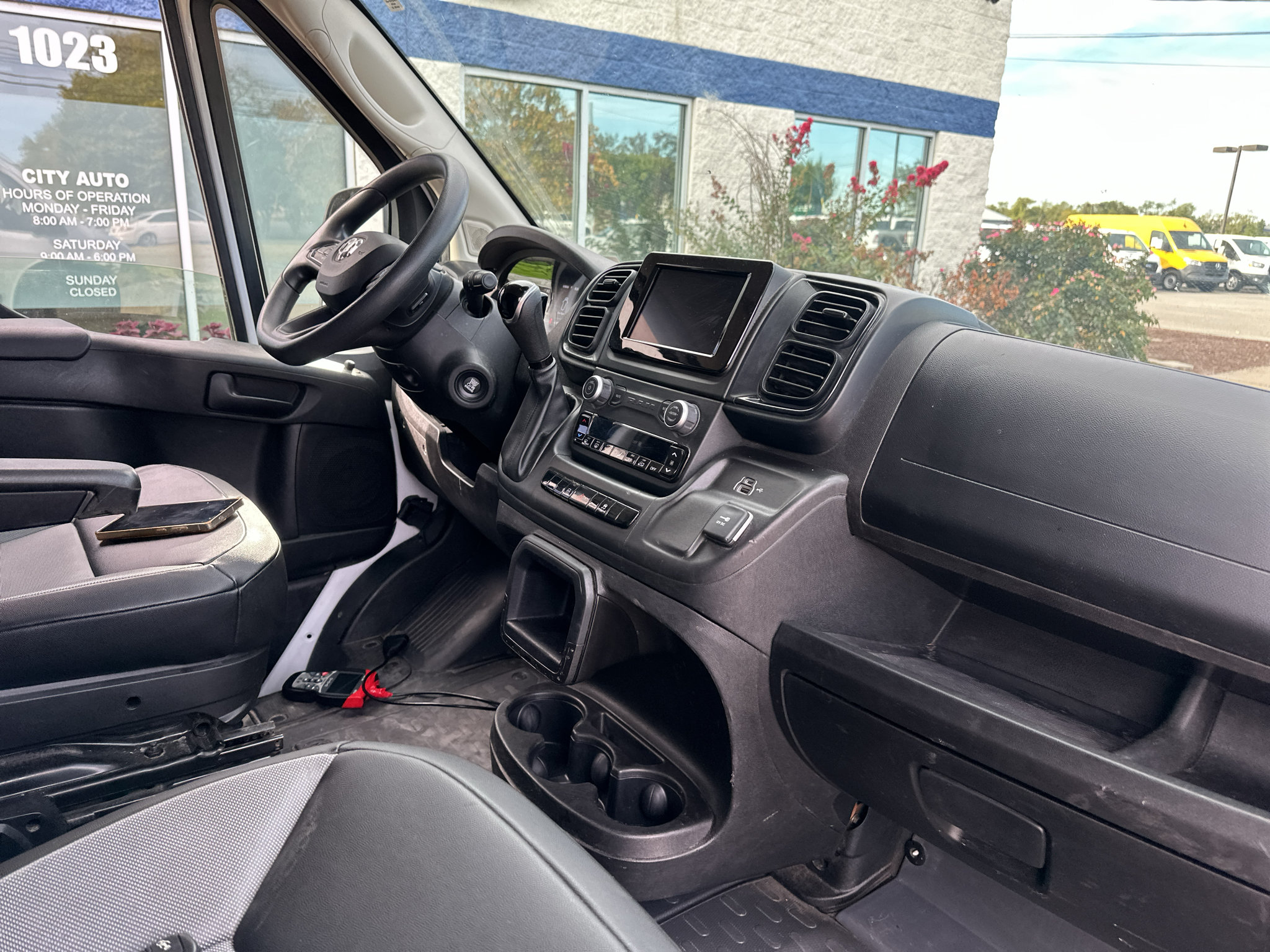 Used 2025 RAM ProMaster 2500 w/ Convenience Group FWD image 11