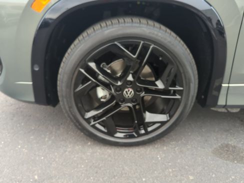 New 2026 Volkswagen Tiguan SE R-Line image 25