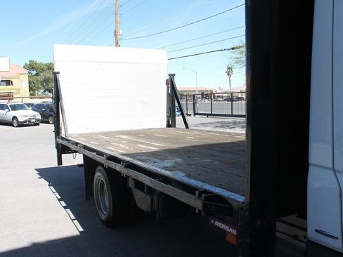Used 2014 Mercedes-Benz Sprinter 3500 image 33