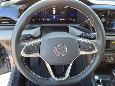 Used 2022 Volkswagen Taos SE image 18