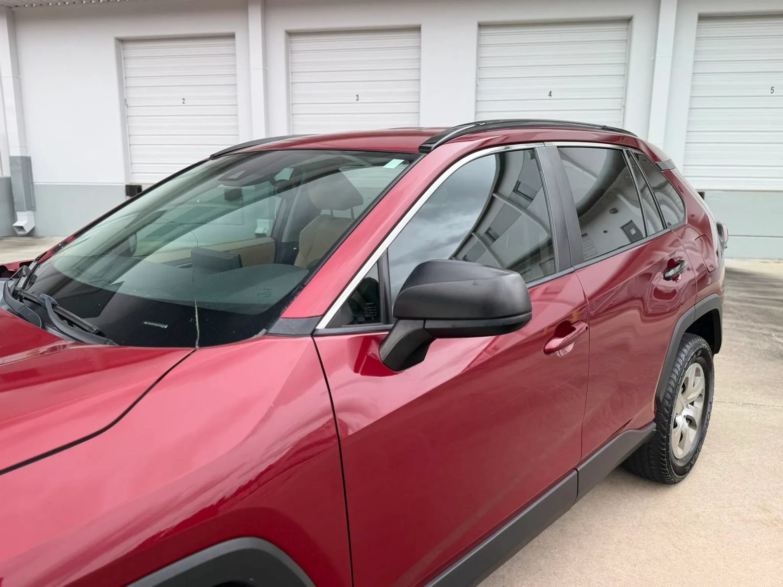 Used 2019 Toyota RAV4 LE FWD image 15