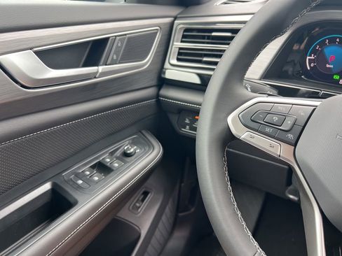 New 2026 Volkswagen Atlas Cross Sport SE AWD/4WD image 18