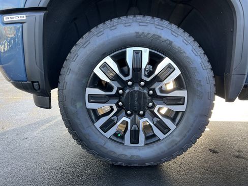 Used 2025 GMC Sierra 3500 Denali Ultimate image 11