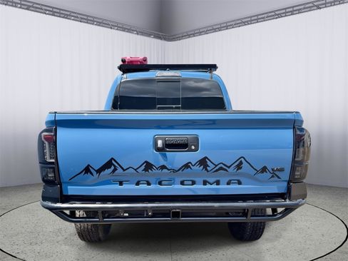Used 2019 Toyota Tacoma TRD Off-Road AWD/4WD image 13