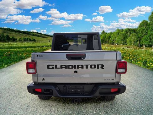 Used 2020 Jeep Gladiator Sport w/ Quick Order Package 24S AWD/4WD image 5