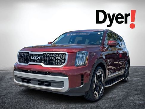 Certified 2024 Kia Telluride EX w/ EX Captain's Chair Package image 8