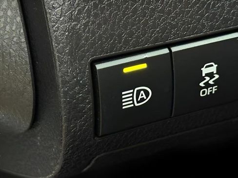 Used 2023 Toyota Camry SE FWD image 17