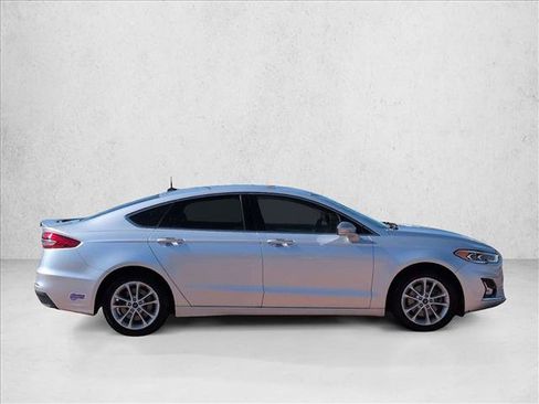 Used 2019 Ford Fusion Energi Titanium image 4
