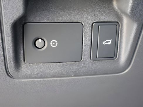 Used 2026 Land Rover Range Rover Velar S image 19