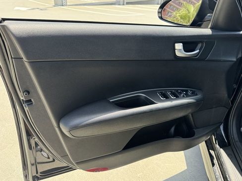 Used 2020 Kia Optima LX image 27