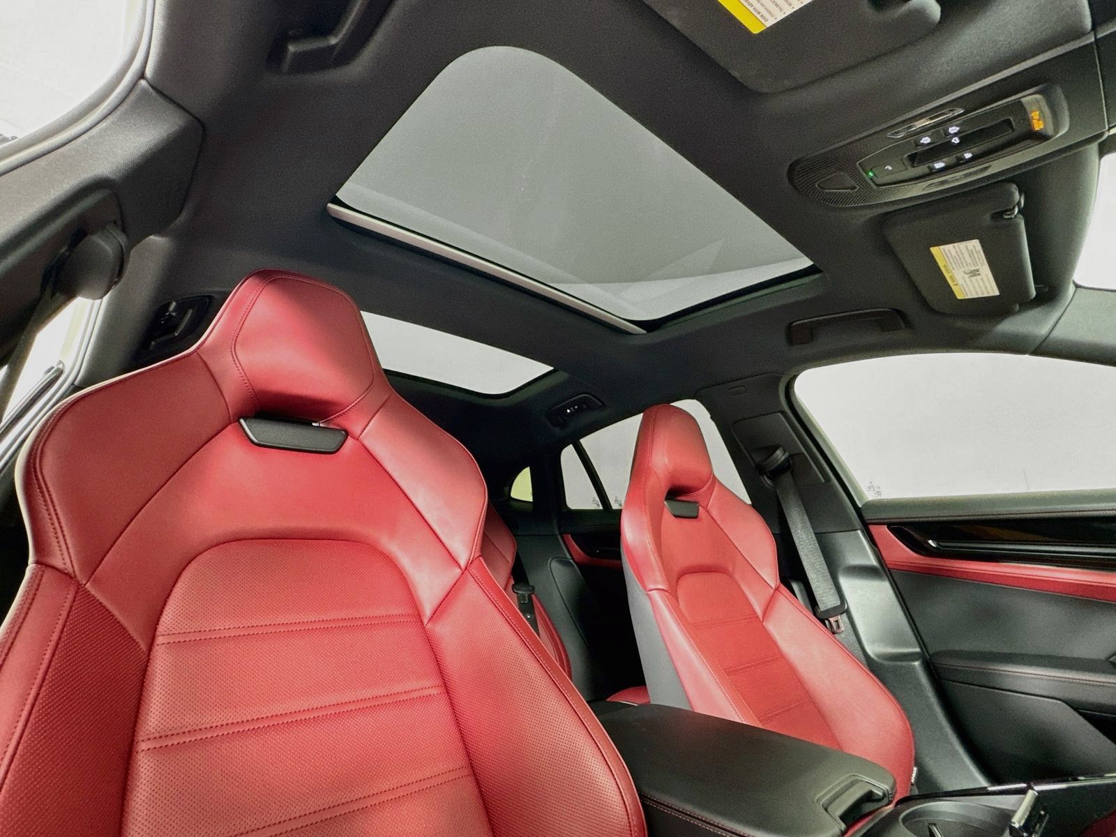 Used 2025 Porsche Panamera RWD image 21