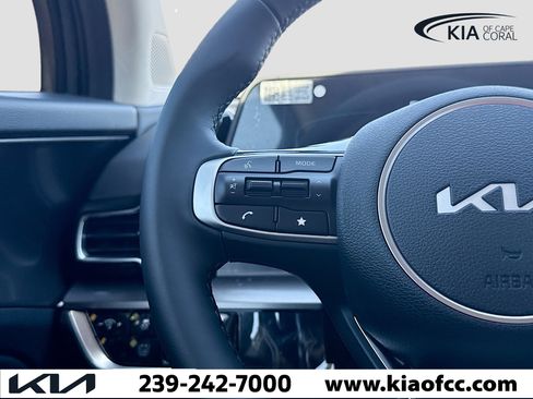 New 2025 Kia Sportage EX image 34