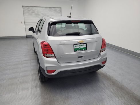 Used 2020 Chevrolet Trax LS FWD image 6