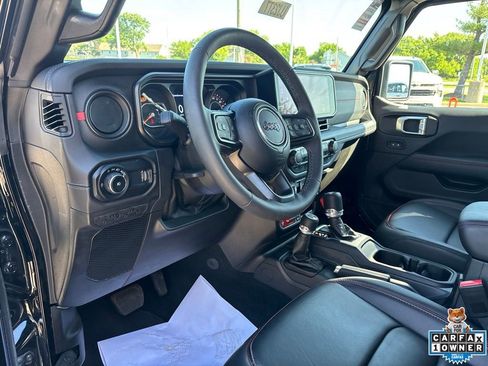 Used 2025 Jeep Wrangler Unlimited Rubicon AWD/4WD image 53
