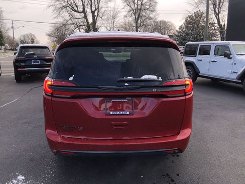 New 2026 Chrysler Pacifica Select image 19