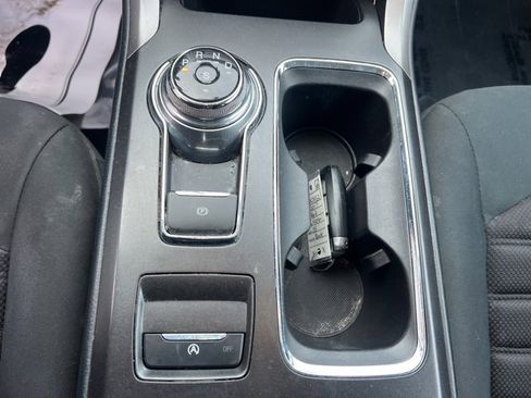 Used 2017 Ford Fusion SE w/ Fusion SE Technology Package image 31