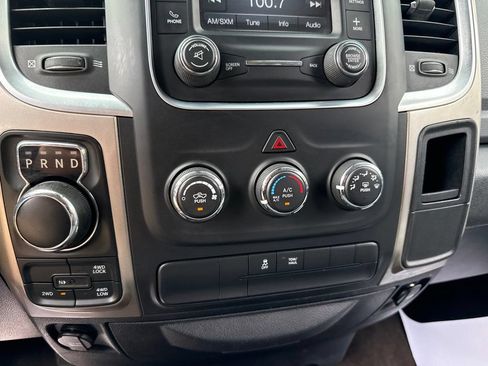 Used 2017 RAM 1500 Classic SLT AWD/4WD image 32