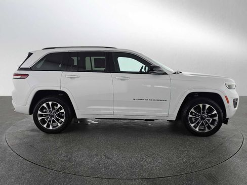 Used 2023 Jeep Grand Cherokee Overland w/ Advanced Protech Group III AWD/4WD image 2
