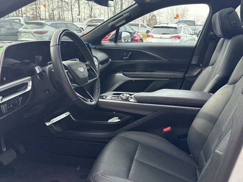 Used 2024 Cadillac Lyriq Luxury image 5