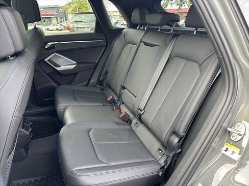 New 2025 Audi Q3 2.0T Premium image 17