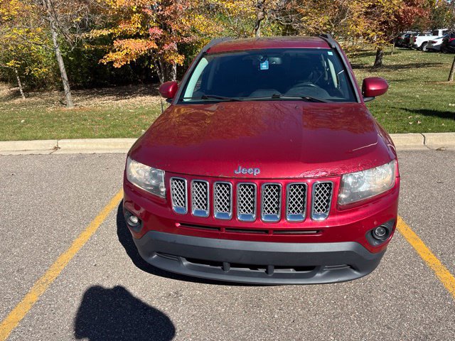 Used 2014 Jeep Compass Latitude w/ Sun/Sound Group AWD/4WD image 3
