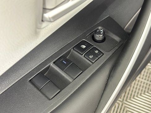 Used 2023 Toyota Corolla SE w/ SE Premium Package FWD image 33