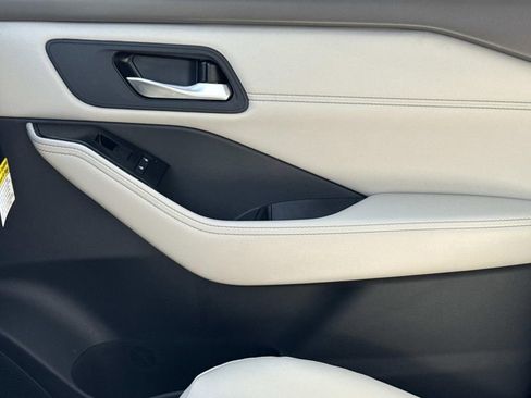 Used 2026 Nissan Rogue SV image 20