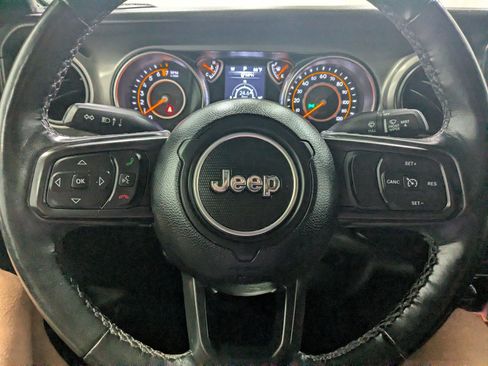 Used 2022 Jeep Gladiator Sport AWD/4WD image 13