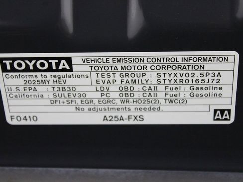 Used 2025 Toyota Camry SE FWD image 36