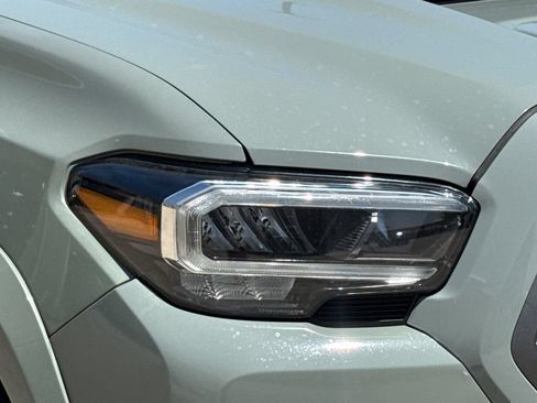 Used 2023 Toyota Tacoma TRD Sport w/ Technology Package RWD image 4