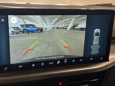 Used 2025 Ford Escape SE image 25