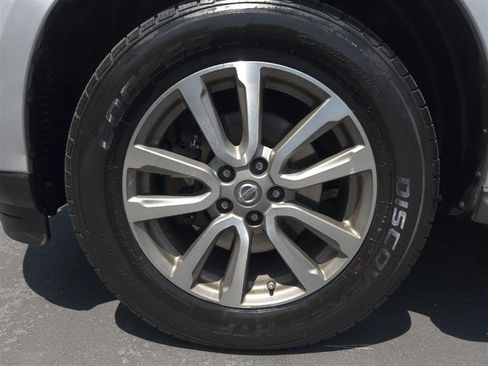 Used 2013 Nissan Pathfinder SL w/ SL Premium Pkg image 10