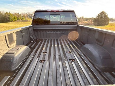 Used 2021 GMC Sierra 3500 Denali w/ Denali Ultimate Package image 9