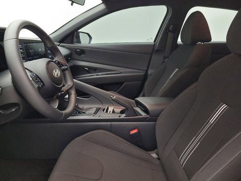Used 2025 Hyundai Elantra Sport FWD image 17