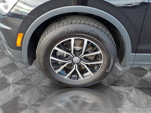 Used 2021 Volkswagen Tiguan SE image 10