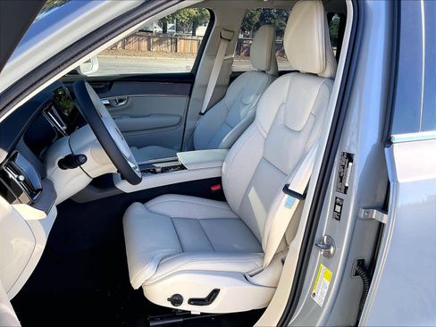 New 2026 Volvo XC90 T8 Ultra w/ Protection Package Premier image 11