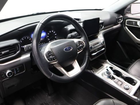 Used 2023 Ford Explorer XLT w/ Equipment Group 202A AWD/4WD image 26