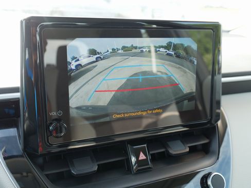 Used 2025 Toyota Corolla LE image 20