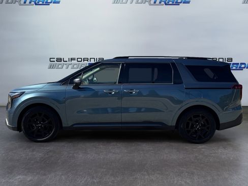 Used 2025 Kia Carnival SX Prestige image 8