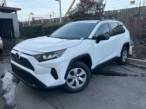 Certified 2020 Toyota RAV4 LE image 2