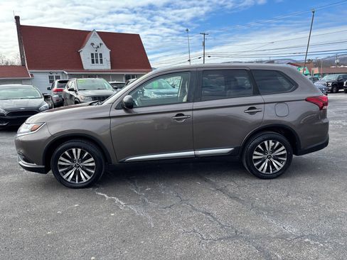 Used 2020 Mitsubishi Outlander ES image 4