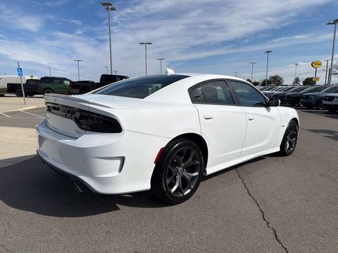 Used 2018 Dodge Charger R/T image 3