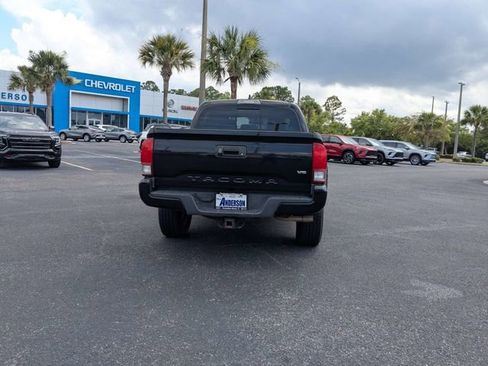 Used 2017 Toyota Tacoma TRD Sport w/ Tow Package (A/T) AWD/4WD image 4