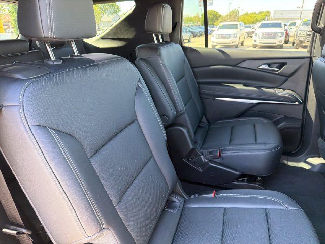 Used 2025 Chevrolet Traverse LT FWD image 26