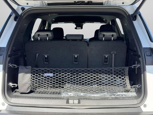 New 2026 Chevrolet Traverse LT w/ Midnight/Sport Edition FWD image 15
