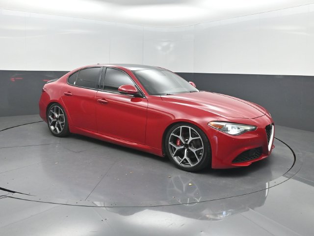 Used 2019 Alfa Romeo Giulia Ti RWD image 28