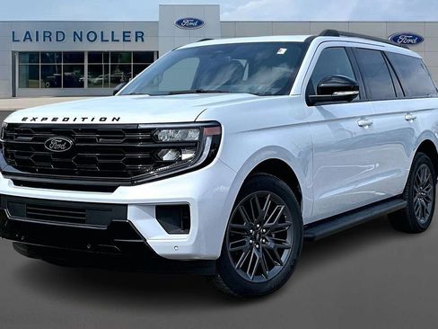 New 2026 Ford Expedition Platinum w/ Stealth Appearance Package AWD/4WD image 1