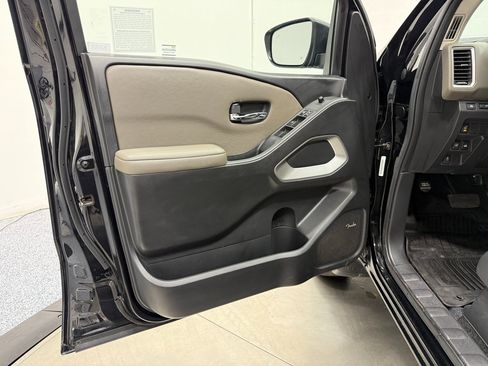 Used 2023 Nissan Frontier SV w/ SV Convenience Package image 9